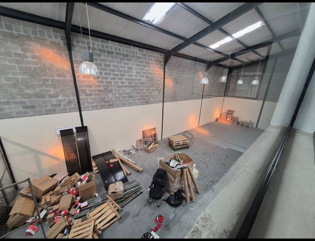 402M² WAREHOUSE TO LET IN MAITLAND